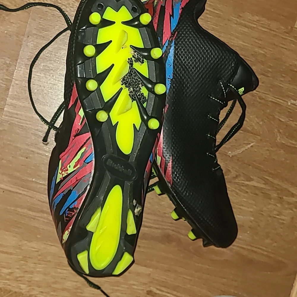Riddell Men's Flash Mid-Top Football Cleats - Picture 5 of 5